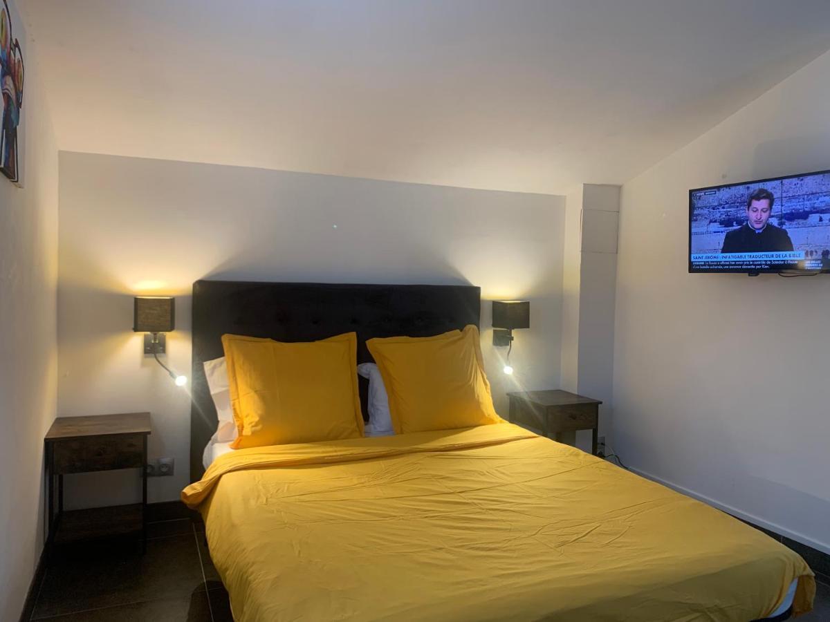 Le Mazet, Studio Avec Terrasse Et Acces Piscine Saint Alban Auriolles ภายนอก รูปภาพ